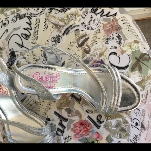 KENNETH COLE UNLISTED SILVER SANDALS CLEARING OUT - Picture 8 of 13